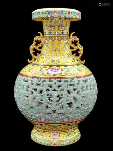 A Chinese Yellow Blue and White Piercing Gild Porcelain Vase