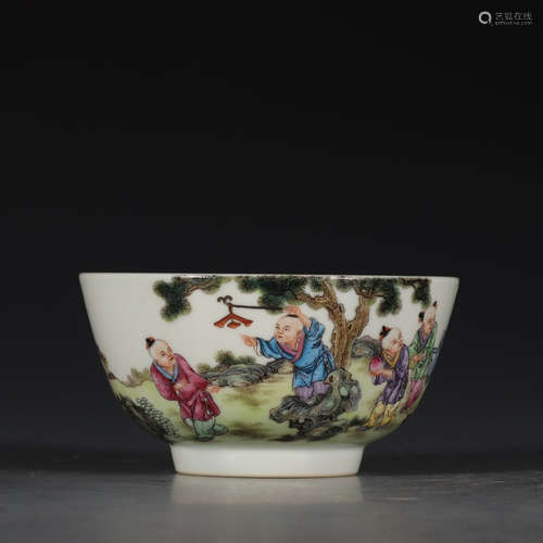 A Chinese Famille Rose Porcelain Bowl