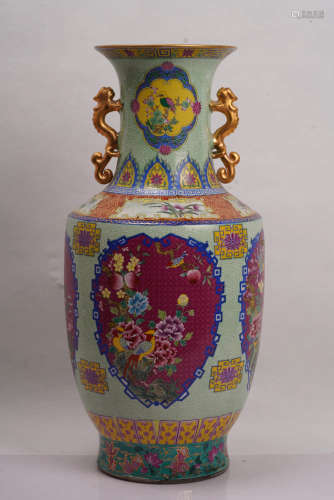 A Chinese Enamel Floral Porcelain Vase