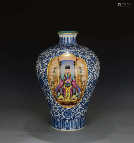 A Chinese Blue and White Famille Rose Gild Floral Porcelain Vase