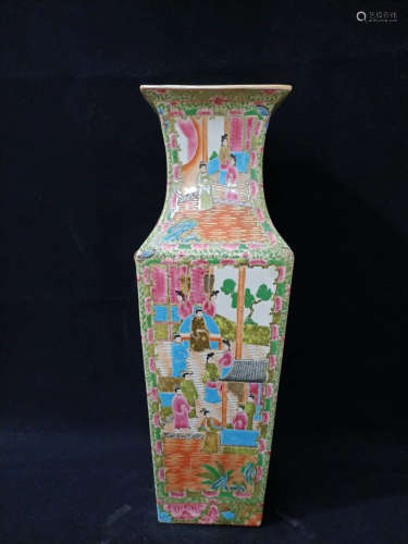 A Chinese Guangcai Figure Painted Flower&Bird Pattern Porcelain Square Vessel