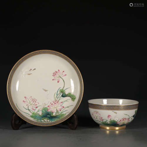 A Set of Chinese Famille Rose Gild Floral Porcelain bowl and saucer
