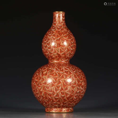 A Chinese Red Floral Porcelain Gourd-shaped Vase