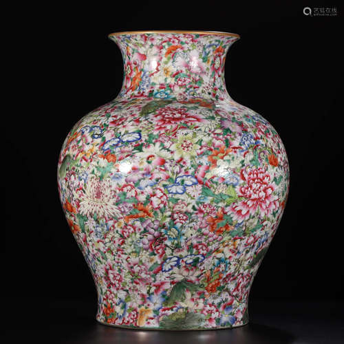 A Chinese Famille Rose Gild Floral Porcelain Vase