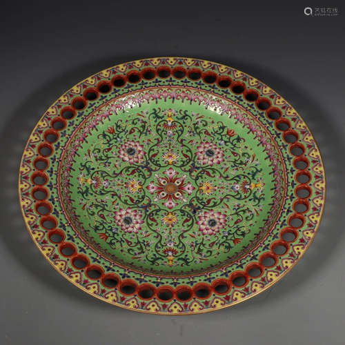 A Chinese Green Famille Rose Gild Floral Porcelain Plate