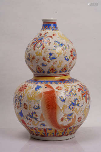 A Chinese Blue&white Famille Rose Porcelain Gourd-shaped Vase