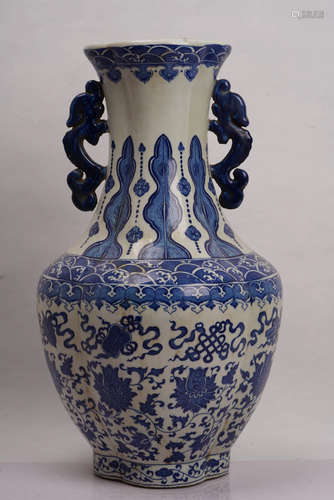 A Chinese Blue and White Floral Porcelain Double Ears Vase