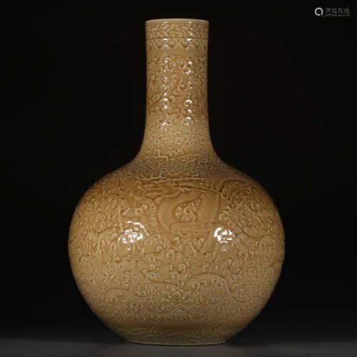 A Chinese Off-white Glazed Floral Carved Dragon Pattern Porcelain Vase