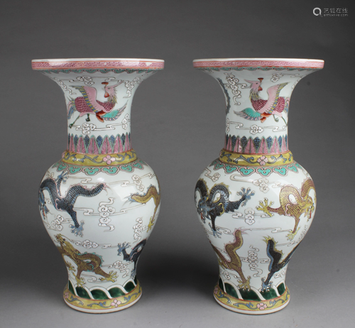 A Pair of Chinese Famille Verte Porcelain Vases