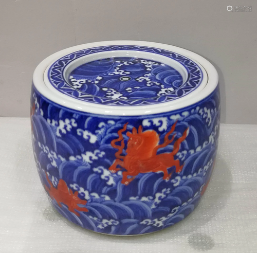 Chinese Blue & White Cricket Container