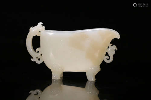 老和田玉杯摆件 A Chinese Carved Hetian Jade Cup Ornament