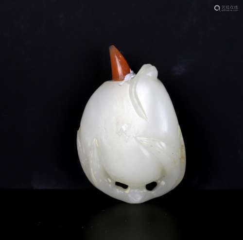 A Chinese White Jade Peach Snuff Bottle, Qing Dynasty