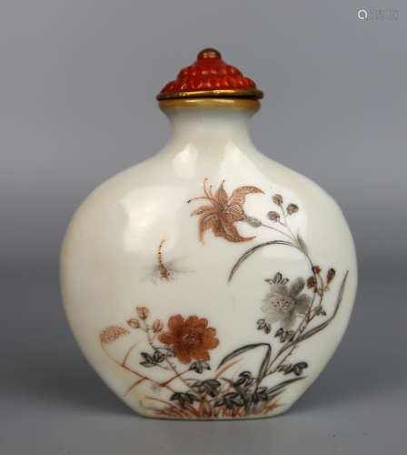 A Chinese Falangcai Snuff Bottle Painted with sparrows,