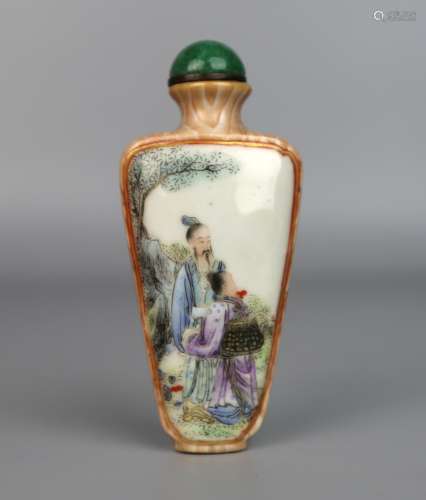 A Chinese Famille Rose Snuff Bottle, Qing Dynasty