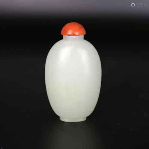 A Chinese White Jade Snuff Bottle, QIng Dynasty
