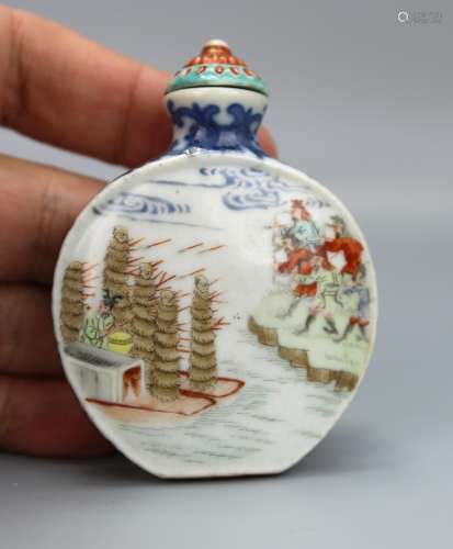 A Chinese Blue & White Famille Rose Snuff Bottle,