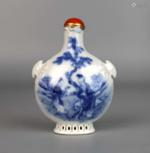 A Chinese Blue & White Snuff Bottle, Qing Dynasty