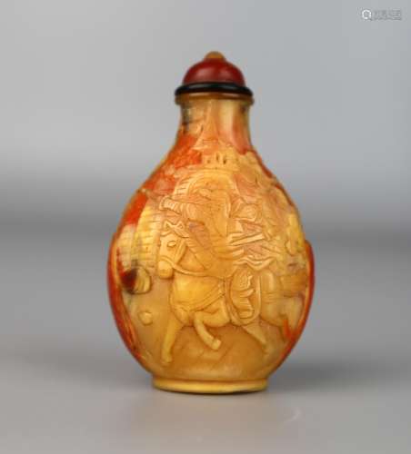 A Chinese Red Crane Crest Snuff Bottle Carved with