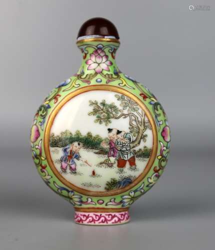 A Chinese Famille Rose Snuff Bottle, Qianlong Mark