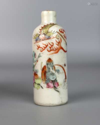 A Chiinese Famille Rose Snuff Bottle, Qing Dynasty