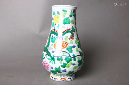 大清康熙年制红绿彩龙纹瓶 A Chinese Red Green Dragon Pattern Porcelain Vase