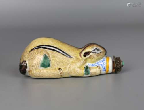 A Chinese Famille Rose Hare Snuff Bottle, Qing Dynasty