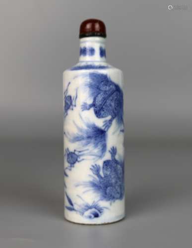 A Chinese Blue & White Snuff Bottle Painted with Frogs,