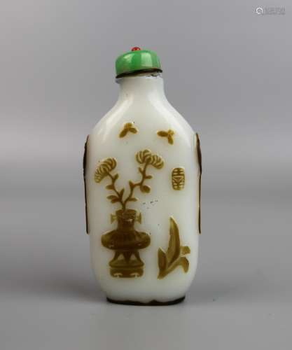 A Chinese Glass Snuff Bottles,