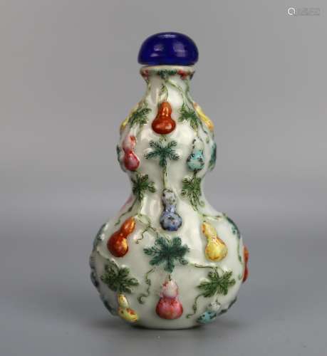 A Chinese Porcelain Snuff Bottle Painted in Falangcai