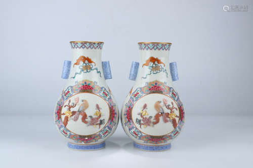 清 大清雍正年制款 粉彩花鸟瓶 A Chinese Famille Rose Flower&Bird Pattern Porcelain Vase