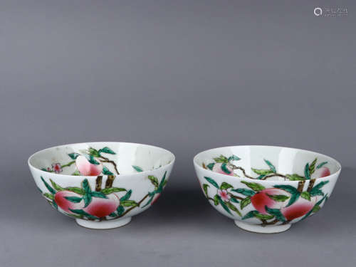 粉彩祝寿碗一对 A Pair of Chinese Famille Rose Porcelain Bowls