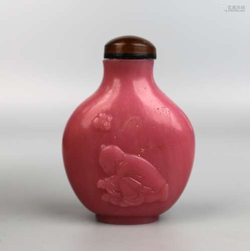 A Chinese Pink Glass Snuff Bottle, 18/19th Century