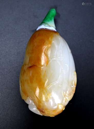 A Chinese Jade Snuff Bottle with Russet, Pebble