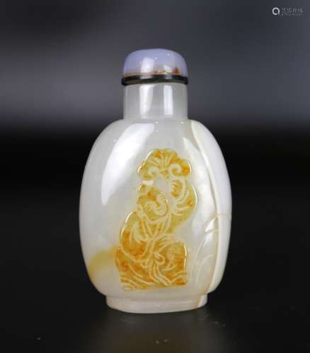 A Chinese Agate Snuff Bottle with Shadow Patterns, Qing