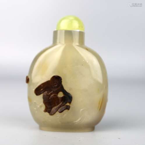 A Chinese Agate Snuff Bottle, Qing Dynasty