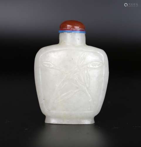 A Chinese White Jade Snuff Bottle, Qing Dynasty