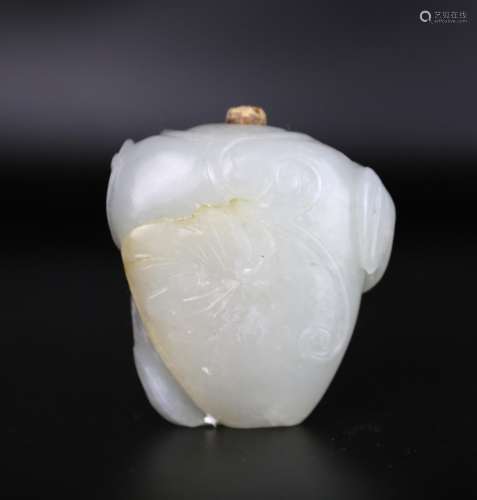A Chiense White Jade Snuff Bottle ,Qing Dynasty