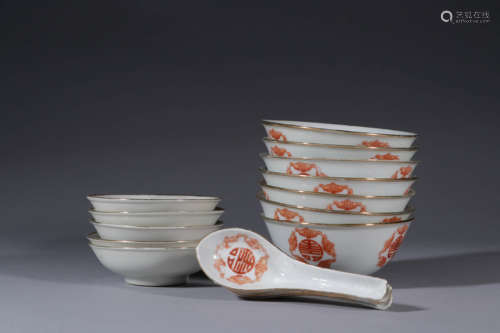 民国：凡红五福捧碗碟勺一套 A Set of Chinese Iron Red Porcelain bowls, Spoons and saucers