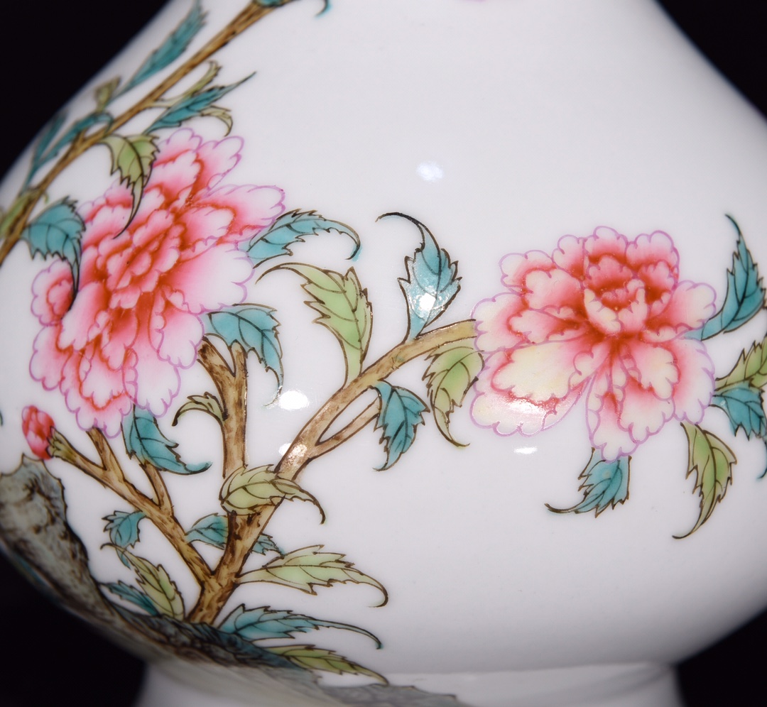 清乾隆五彩花开富贵纹玉壶春瓶achinesemulticoloredfloralporcelain