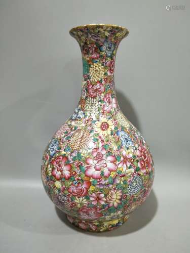金地粉彩百花纹刮筋瓶 A Chinese Gold Famille Rose Floral Porcelain Vase