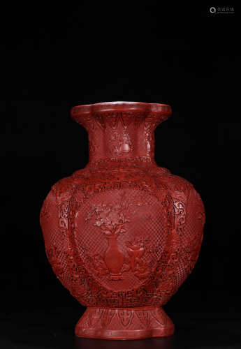 清代：乾隆款·剔红博古图赏瓶 A Chinese Carved Red Lacquerware Vase
