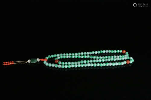 翡翠佛珠一条 A Chinese Jadeite Buddha Beads String