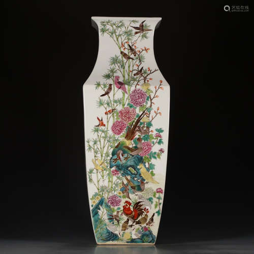 大清乾隆年制款 粉彩花鸟四方镶器。 A Chinese Famille Rose Flower&Bird Pattern Porcelain Utensil