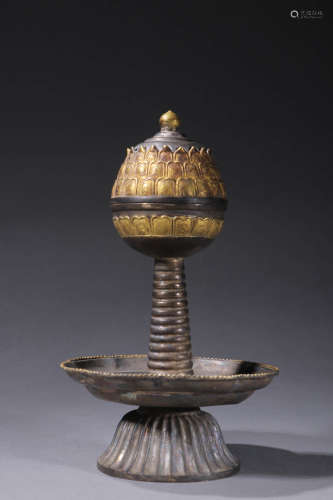 银鎏金莲花纹熏香炉 A Chinese Silver Gild Lotus Pattern Incense Burner