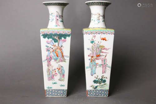 天圆地方人物瓶一对 A Pair of Chinese Figure Painted Porcelain Vase