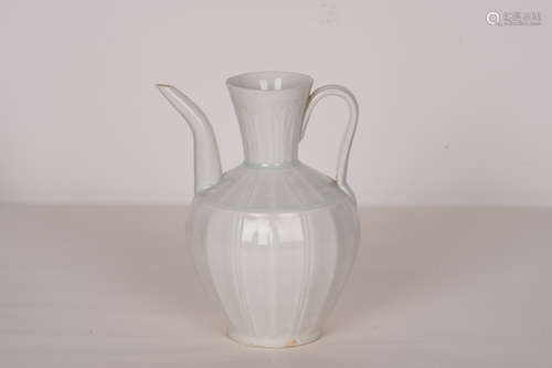 宋代湖田窑瓜棱执壶 A Chinese Hutian Kiln Porcelain Ewer