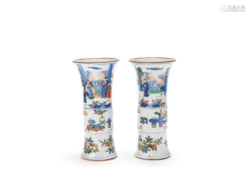 A pair of wucai beaker vases, gu Late Qing Dynasty