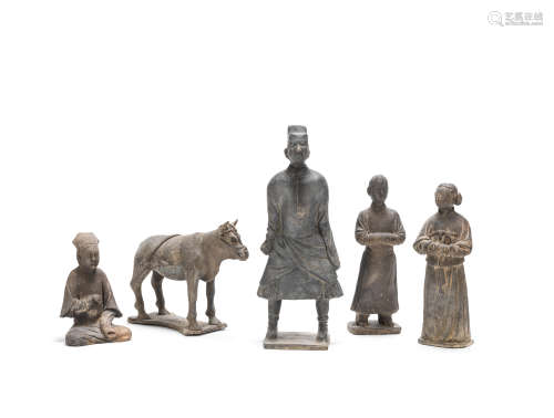 A group of grey pottery figures Yuan Dynasty