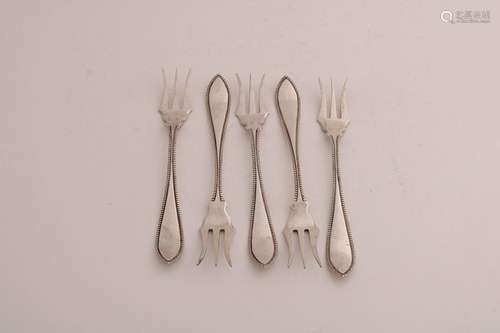 5x Silver pastry forks