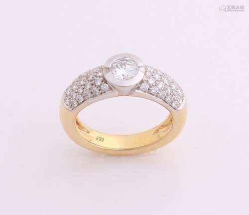 Gold ring with diamond